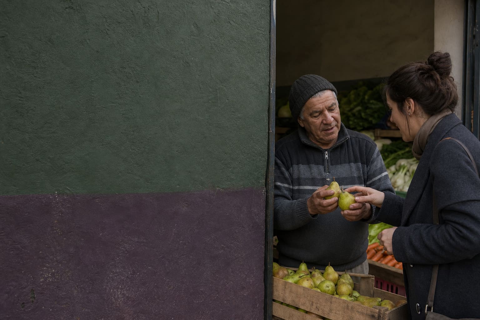 Expat learner practicing Spanish with a local vendor at an Argentine neighborhood produce shop